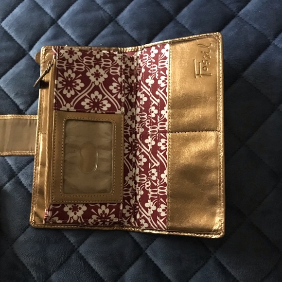 Gold Fossil Wallet - Picture 6 of 6